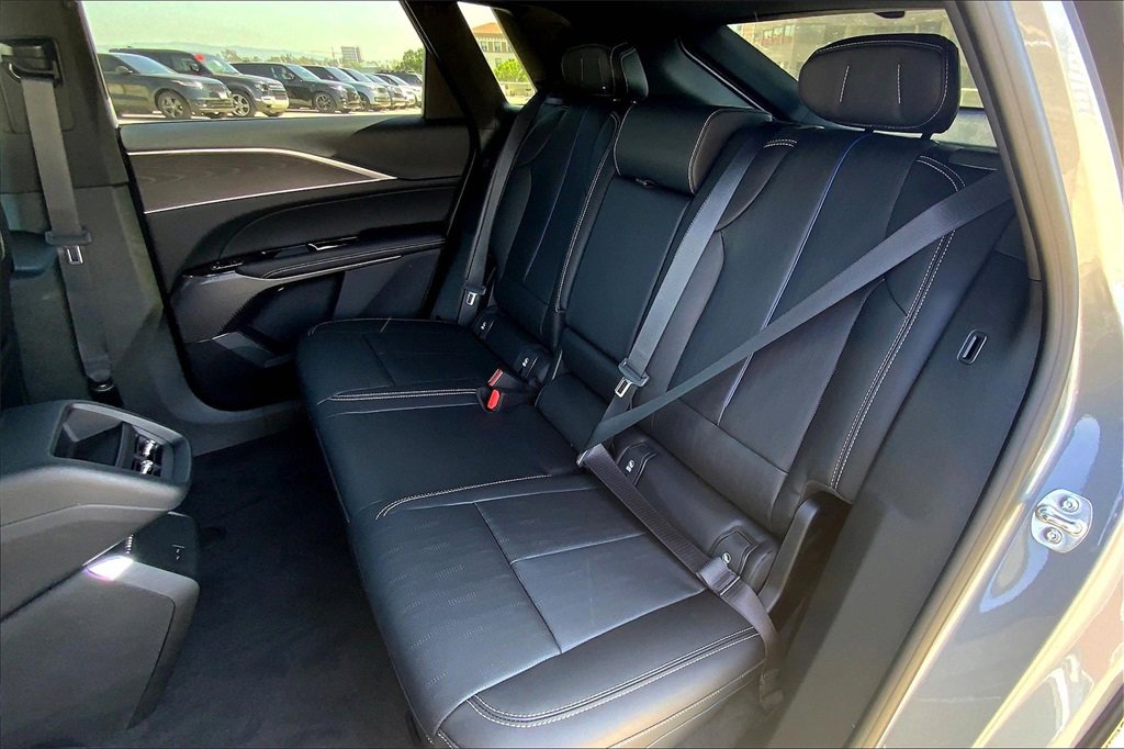 New 2025 Cadillac Lyriq Luxury image 28