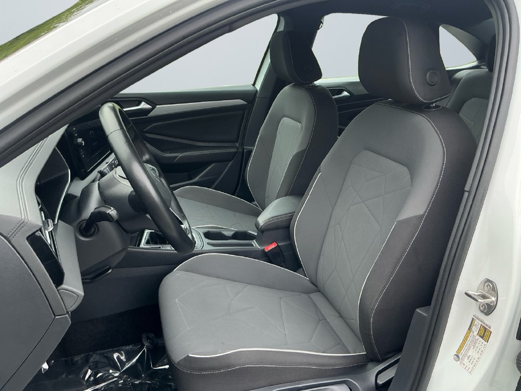 Used 2025 Volkswagen Jetta Sport FWD image 10