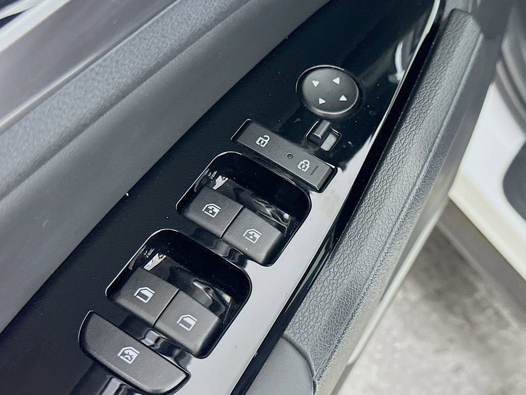 Used 2025 Kia Sportage EX w/ Premium Package image 20