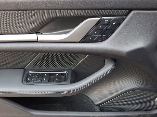 Certified 2025 Porsche Taycan image 17