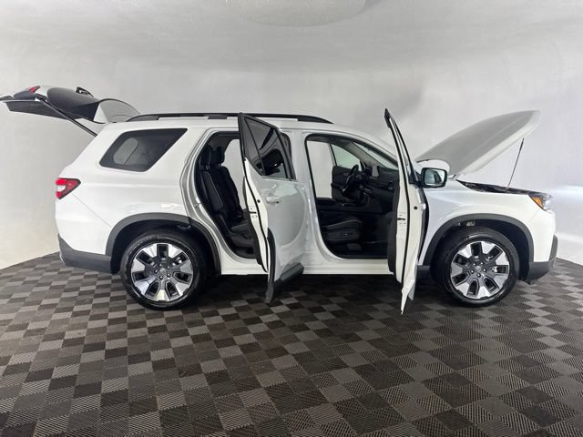 Used 2026 Honda Pilot Elite image 16