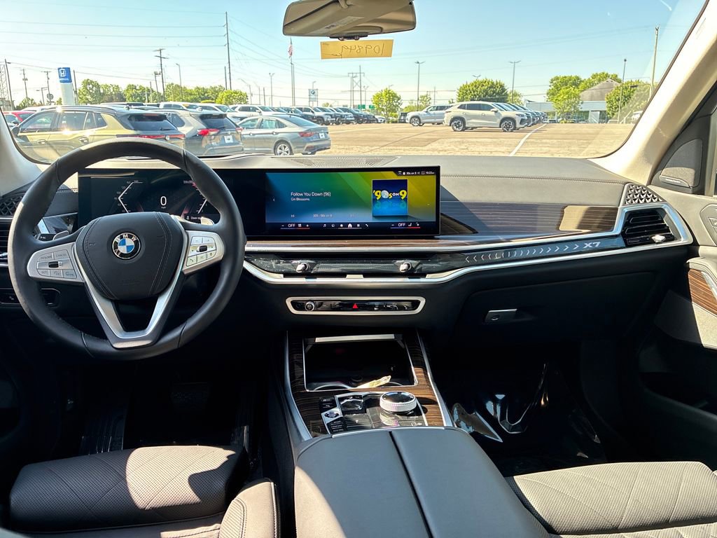 Used 2025 BMW X7 xDrive40i w/ Executive Package AWD/4WD image 19