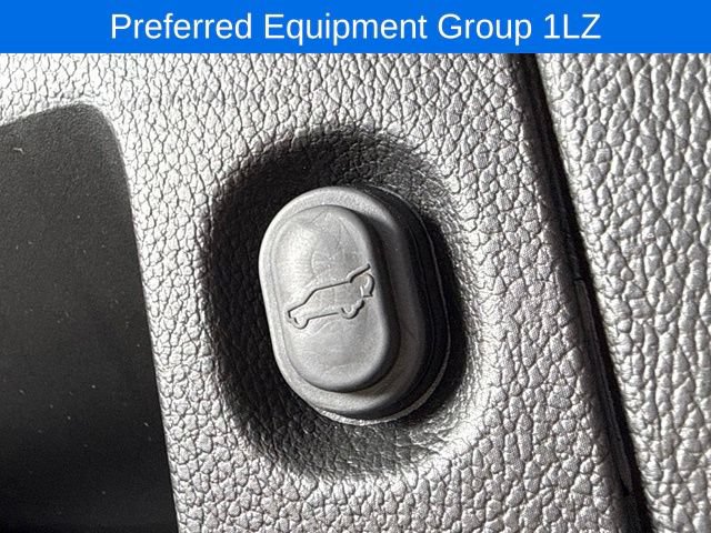 Used 2020 Chevrolet Tahoe Premier w/ Premier Plus Edition AWD/4WD image 16