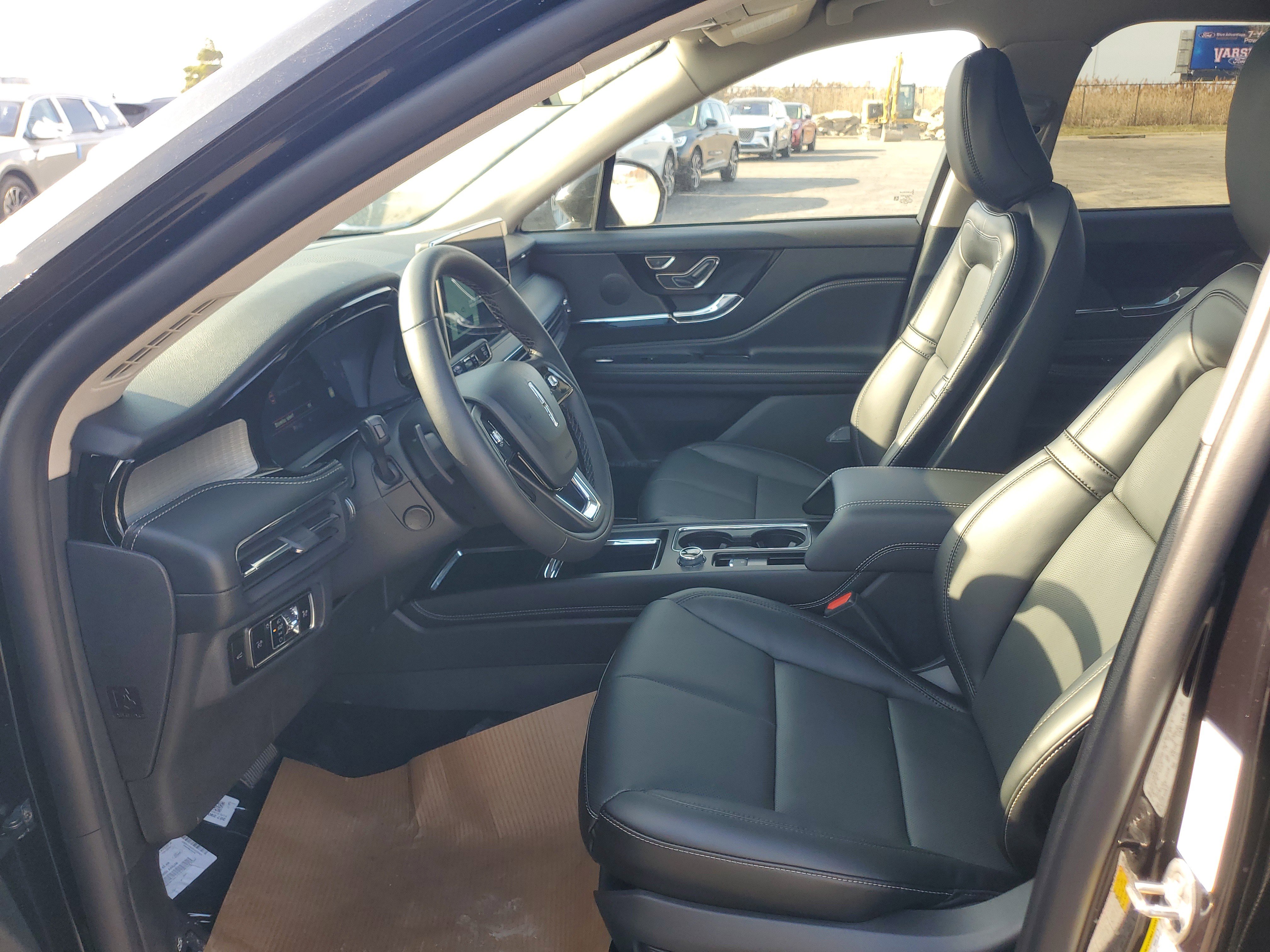 New 2026 Lincoln Corsair Premiere image 12