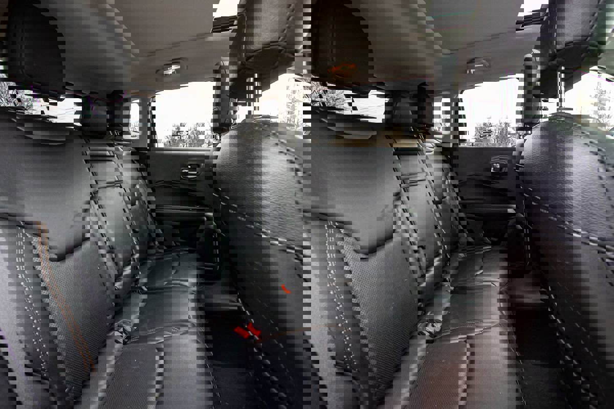 Used 2018 Jeep Compass Limited w/ Navigation Group image 25