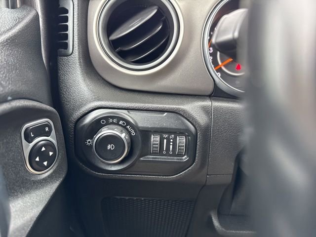 Used 2020 Jeep Wrangler Unlimited Sport image 15