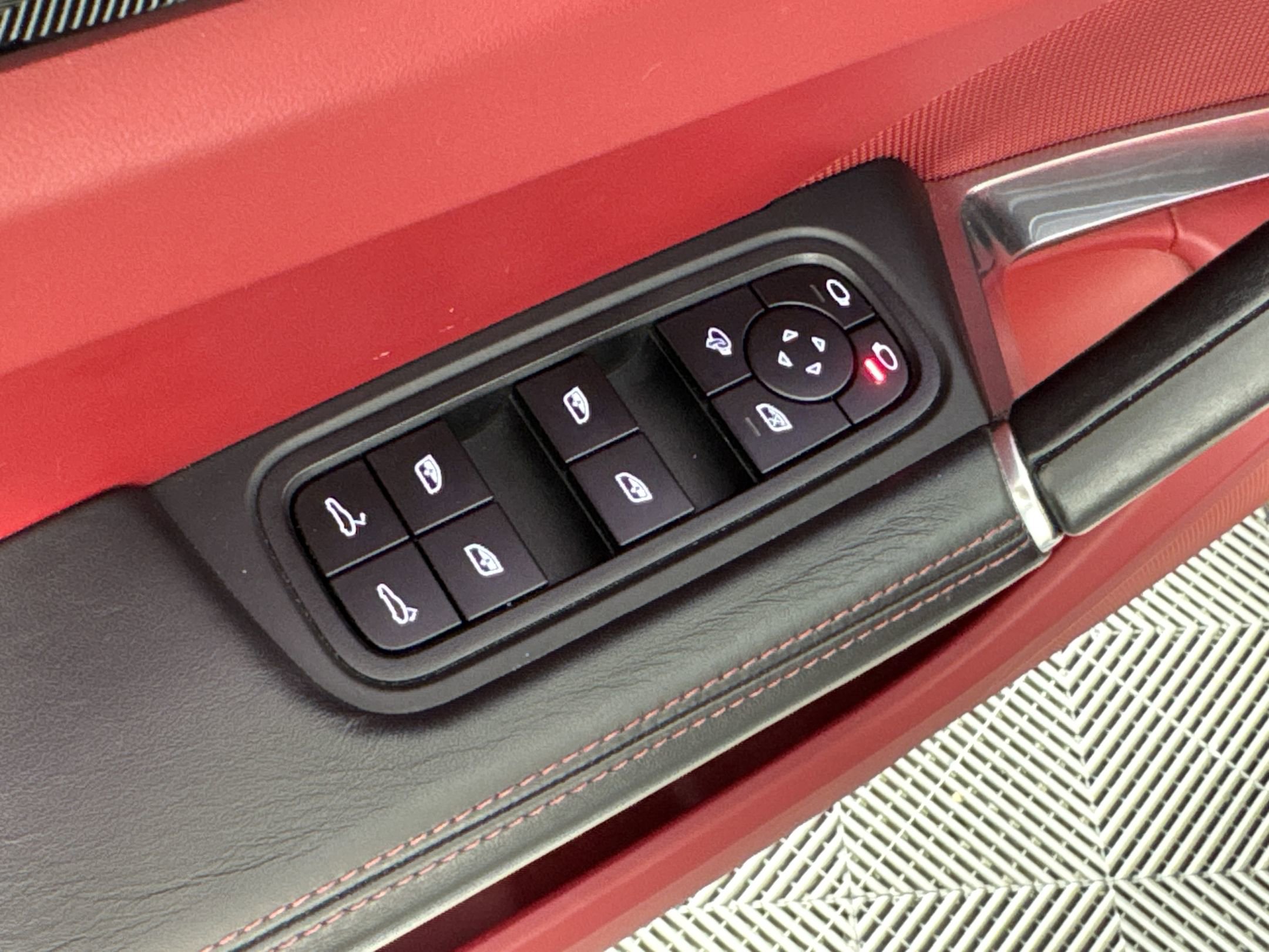 Certified 2022 Porsche Cayenne Turbo image 13