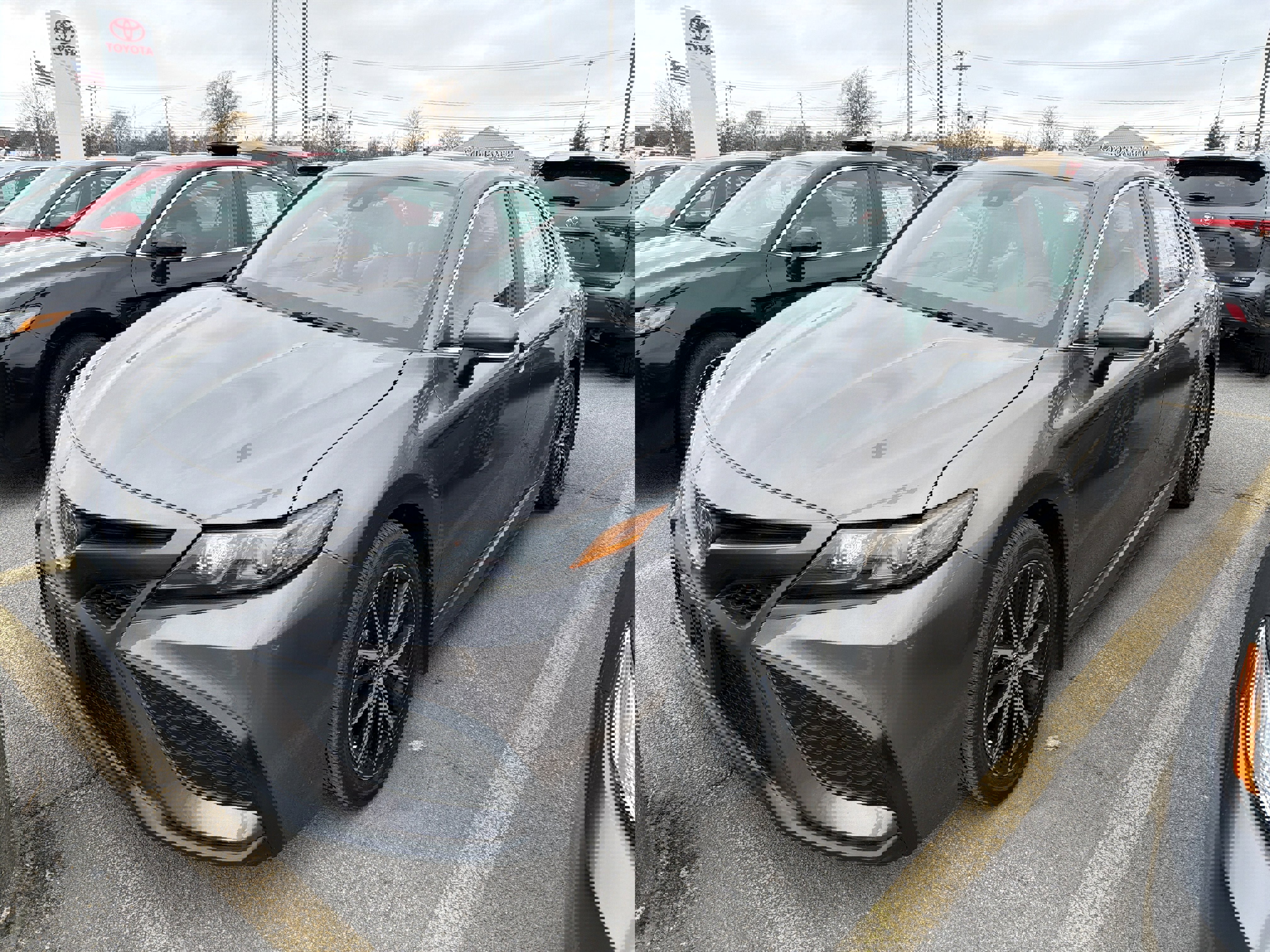 Used 2024 Toyota Camry SE image 3