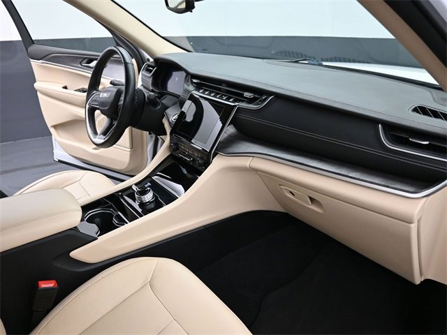 Used 2022 Jeep Grand Cherokee L Limited image 27