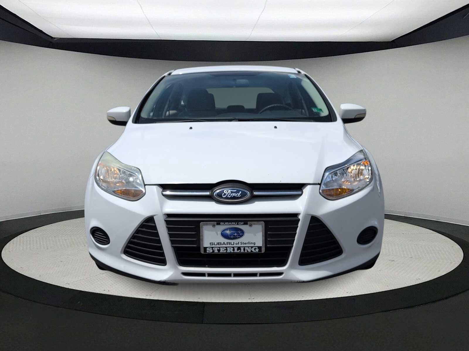 Used 2014 Ford Focus SE w/ SE Winter Package FWD image 3