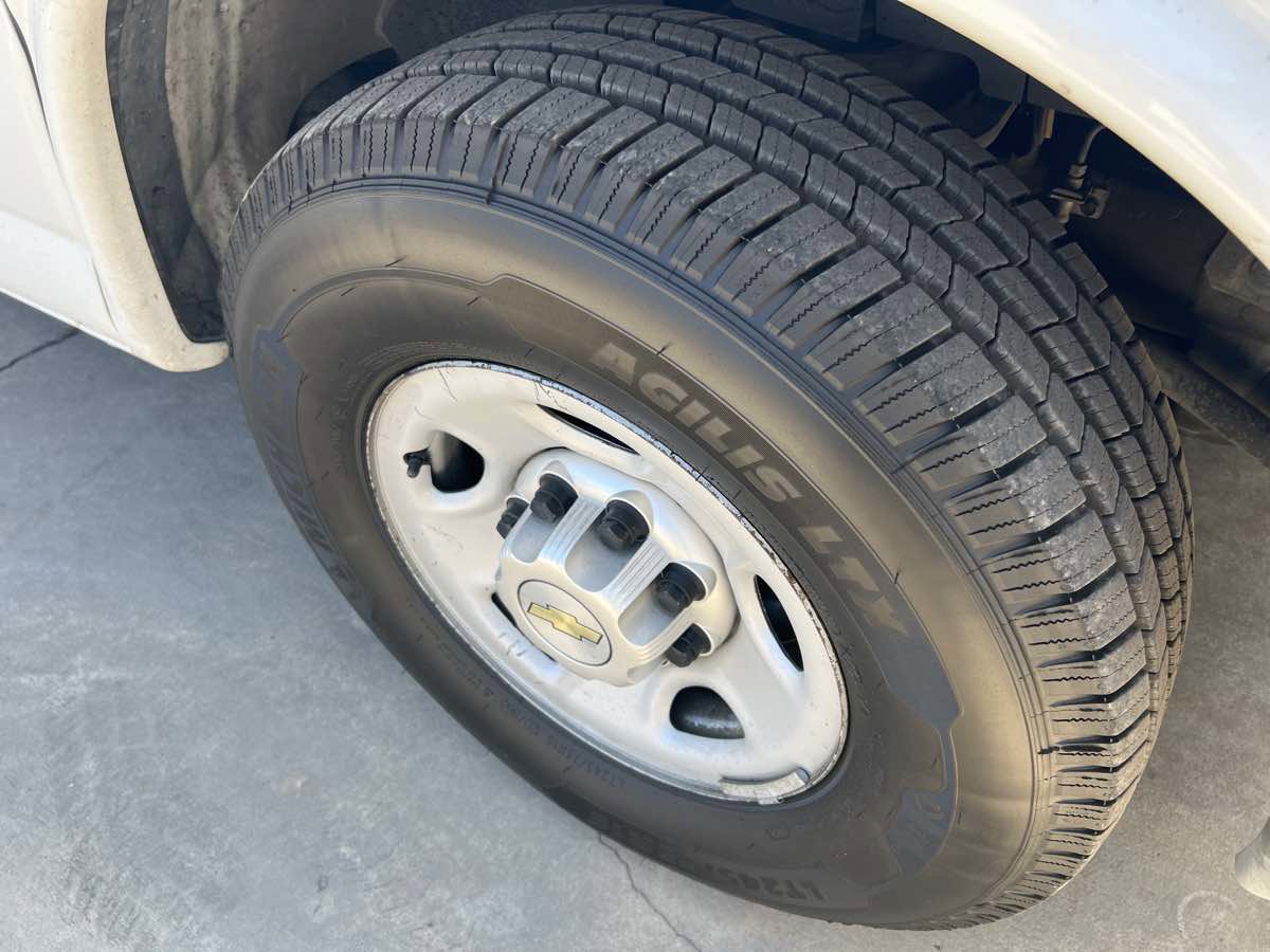 Used 2013 Chevrolet Express 3500 w/ Chrome Appearance Package image 8