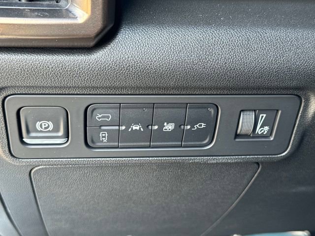 Used 2025 GMC Hummer EV 3X w/ LPO, Illumination Package AWD/4WD image 32