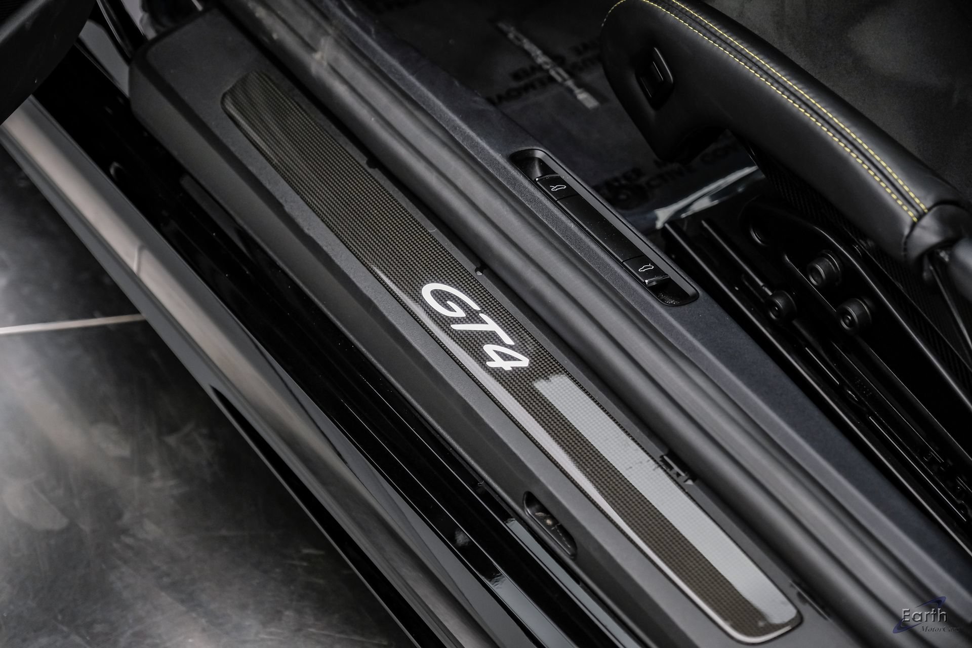 Used 2023 Porsche 718 Cayman GT4 RWD image 47