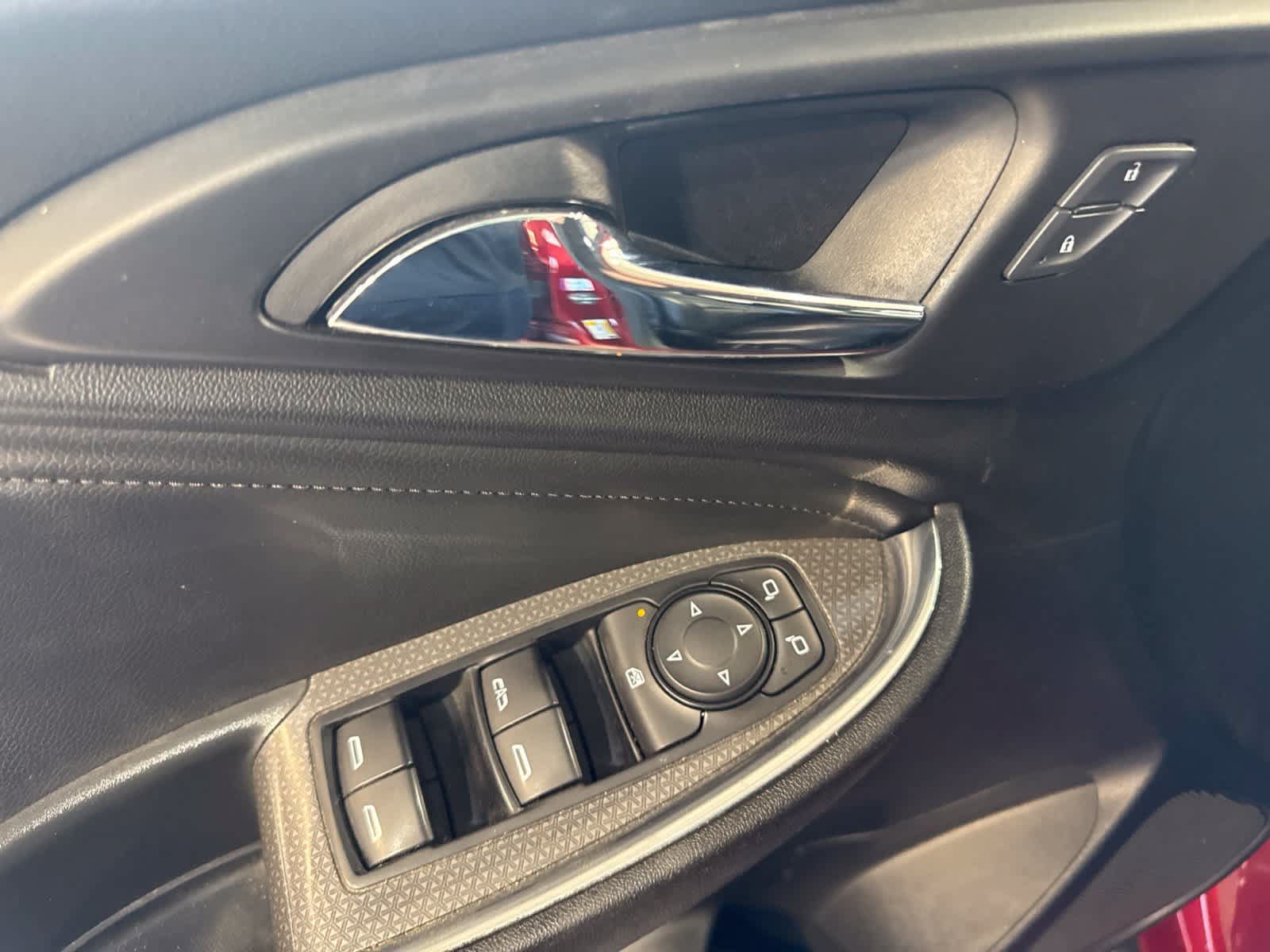 Used 2021 Chevrolet Malibu LT w/ Leather Package FWD image 19