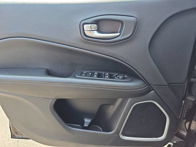 Used 2019 Jeep Compass Latitude w/ Cold Weather Group AWD/4WD image 24