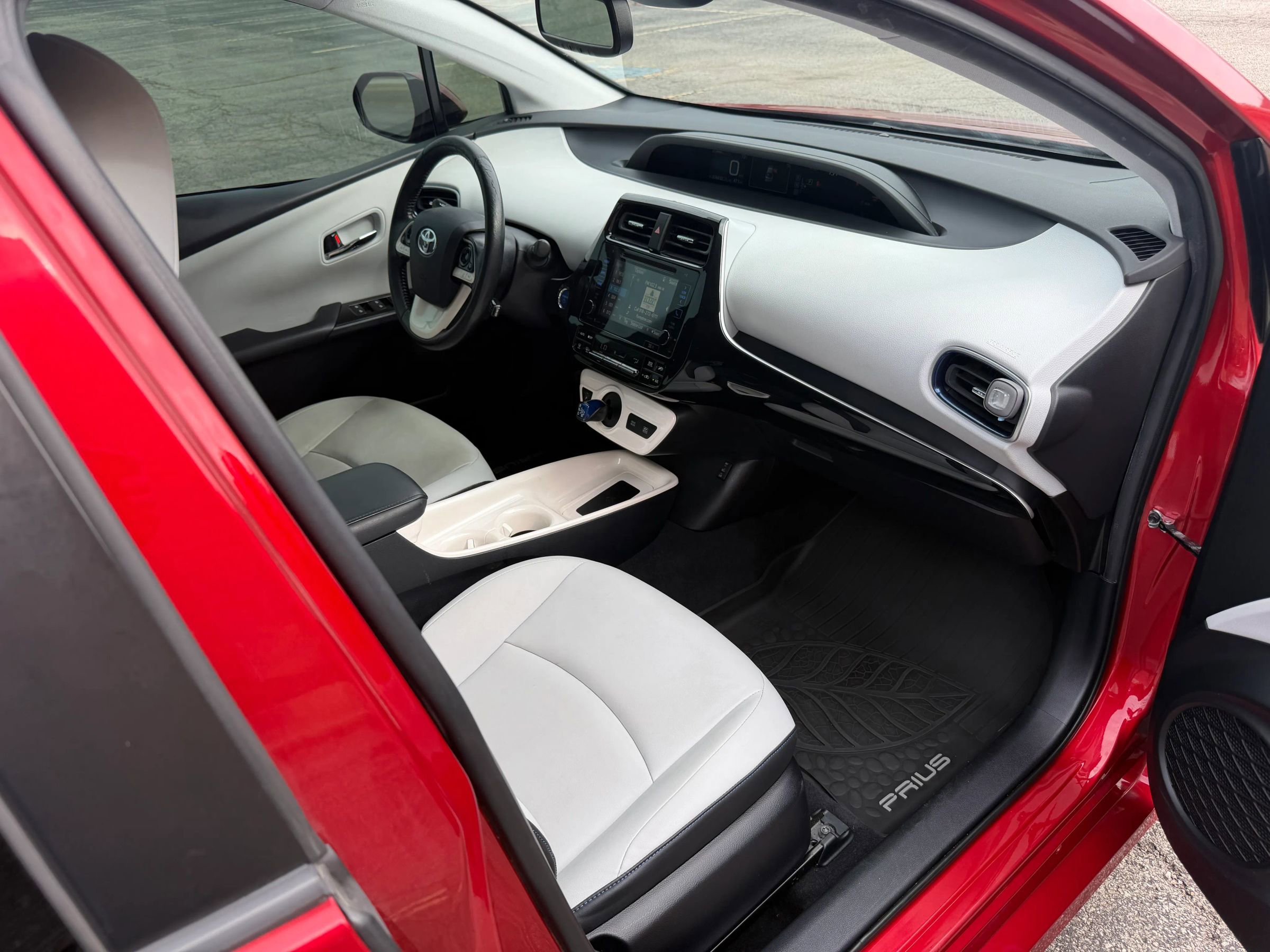 Used 2016 Toyota Prius Four Touring image 27