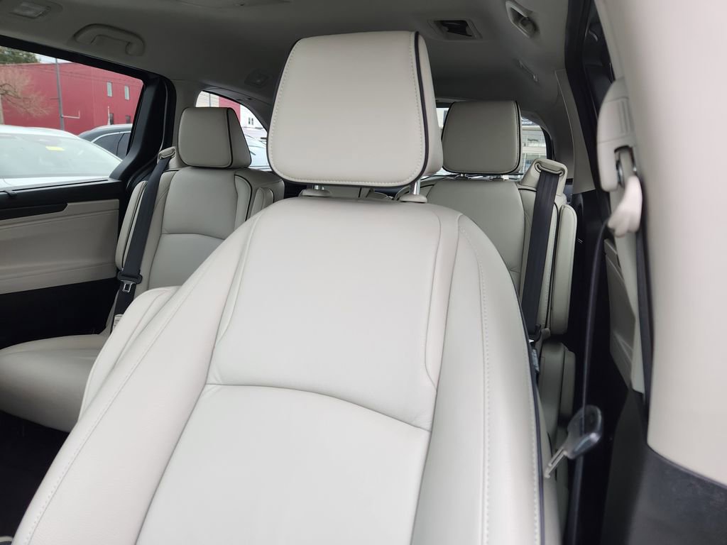 Used 2025 Honda Odyssey Touring image 11