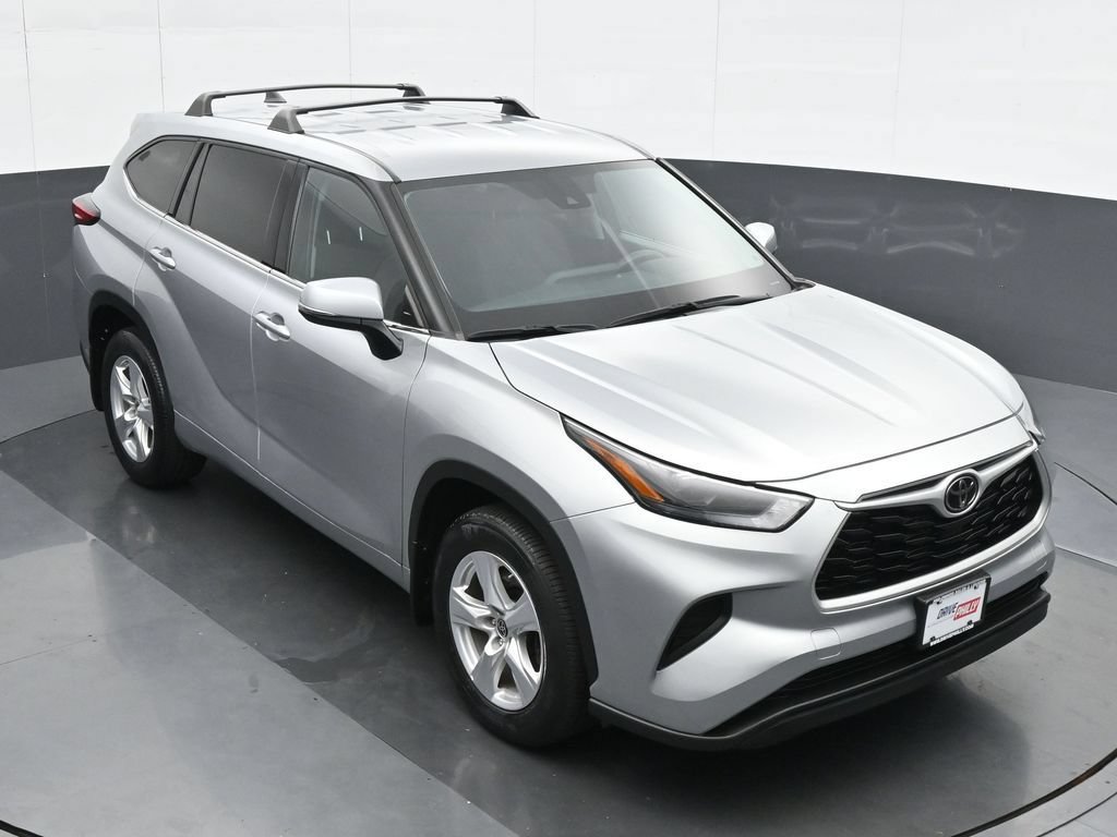 Used 2022 Toyota Highlander L AWD/4WD image 26