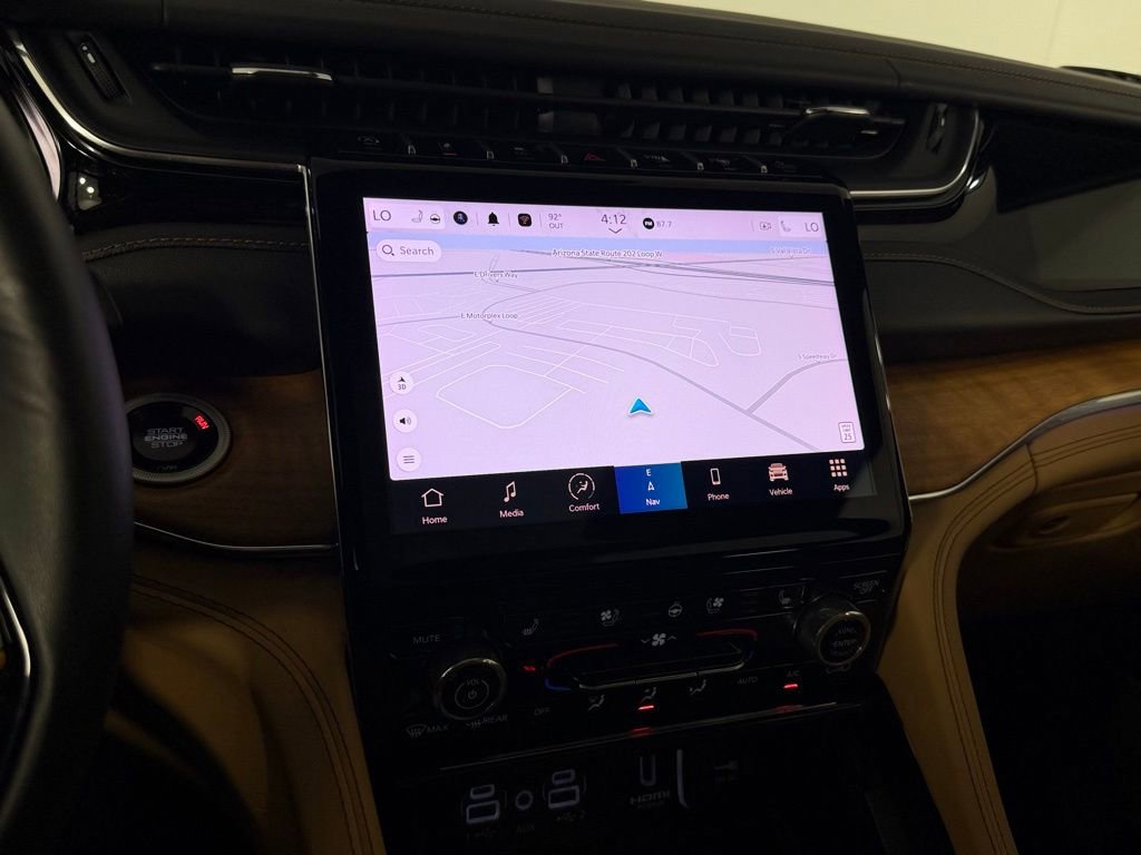 Used 2025 Jeep Grand Cherokee L Summit AWD/4WD image 17