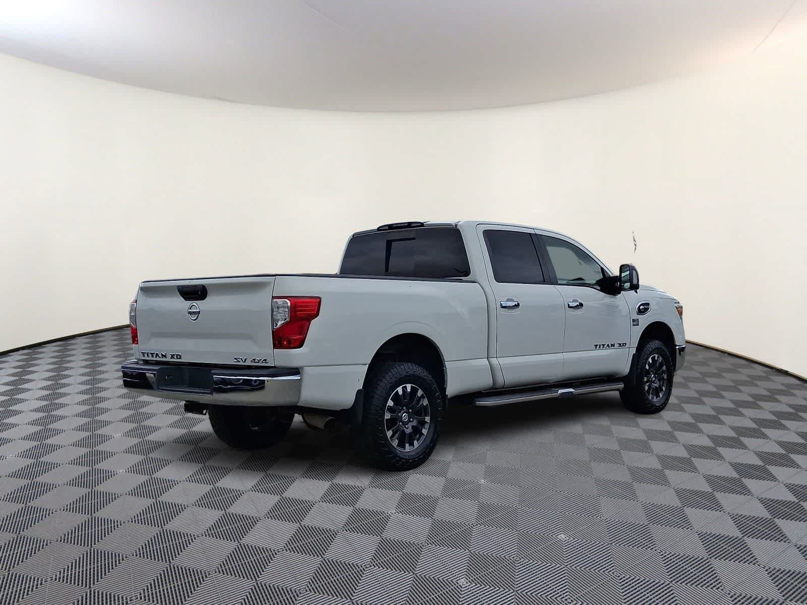 Used 2017 Nissan Titan XD AWD/4WD image 5