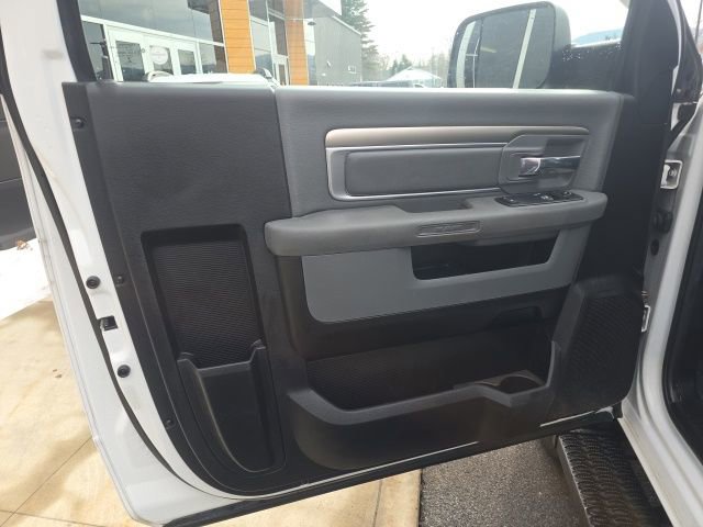 Used 2018 RAM 3500 Tradesman w/ Chrome Appearance Group AWD/4WD image 10