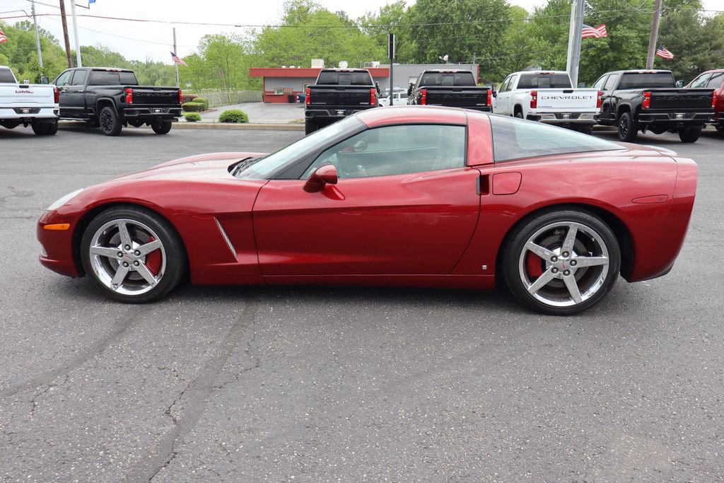 Used 2007 Chevrolet Corvette Coupe w/ Performance Package RWD image 22