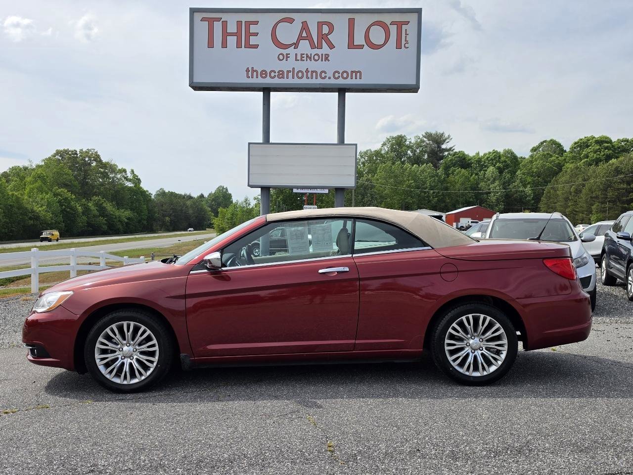 Used 2012 Chrysler 200 Limited FWD image 2