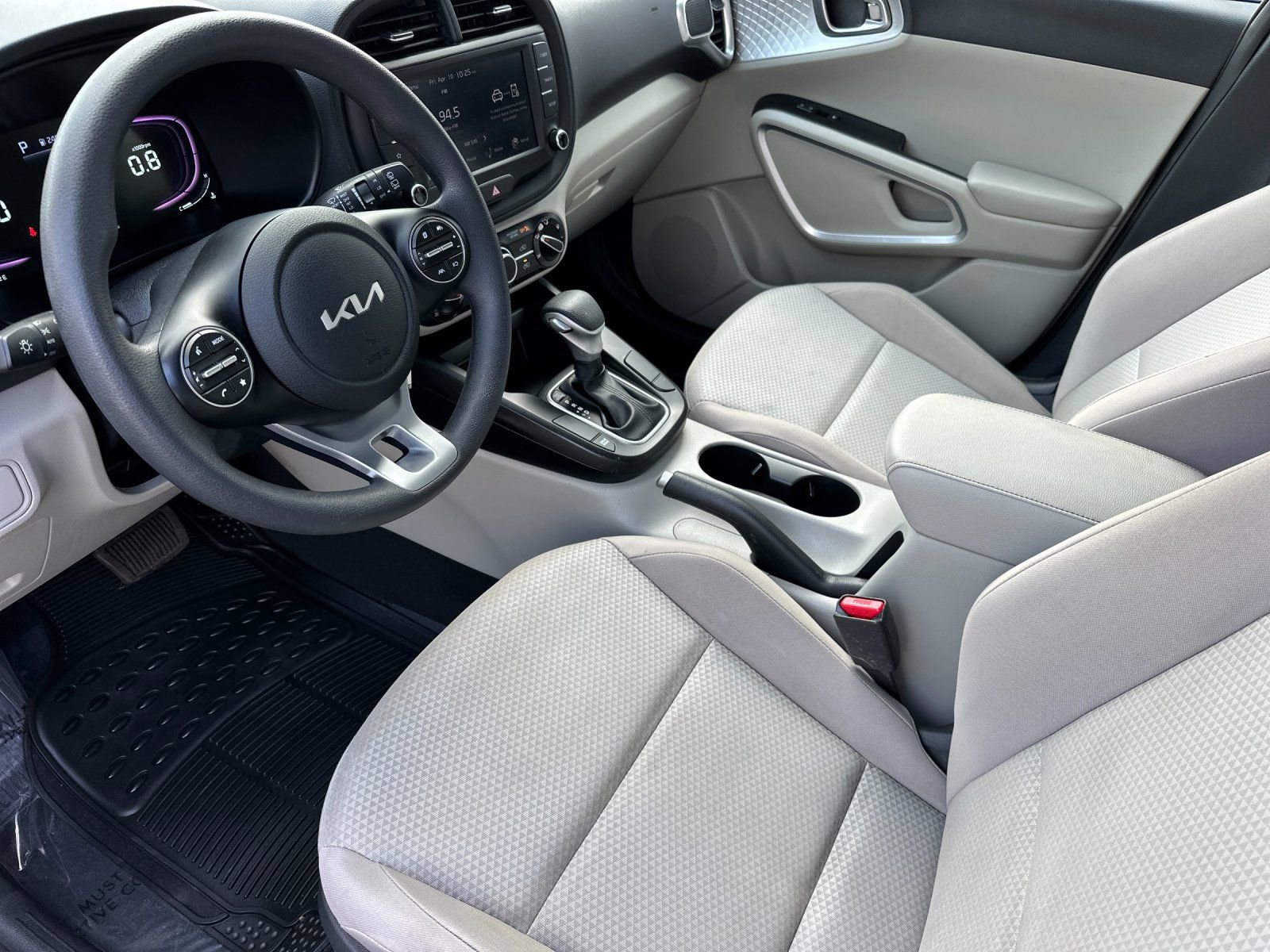 Used 2023 Kia Soul LX FWD image 10
