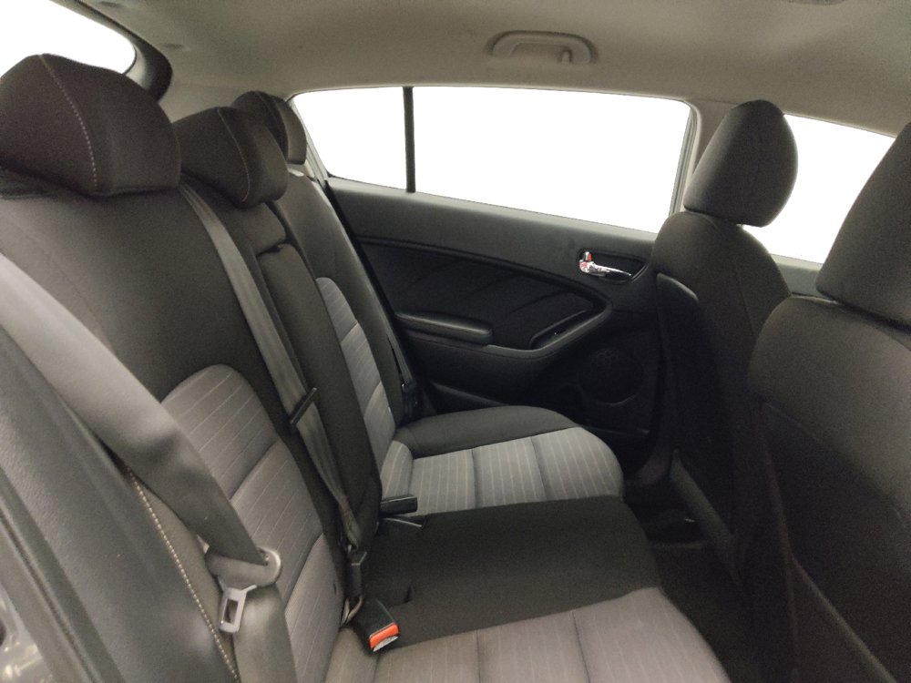Used 2016 Kia Forte LX image 19