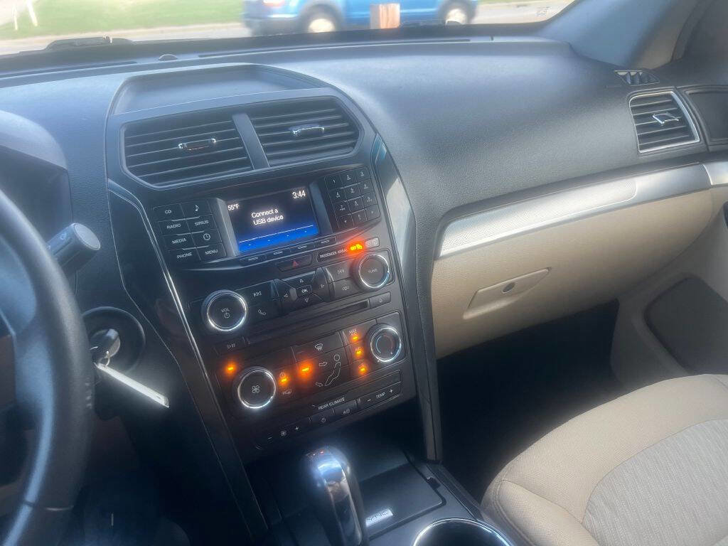 Used 2017 Ford Explorer FWD image 10