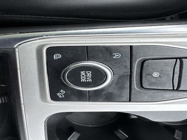 Used 2023 Ford Explorer XLT w/ Equipment Group 202A AWD/4WD image 41