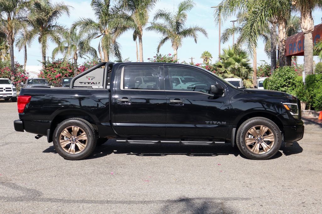 Used 2024 Nissan Titan SV w/ SV Bronze Edition Package AWD/4WD image 11