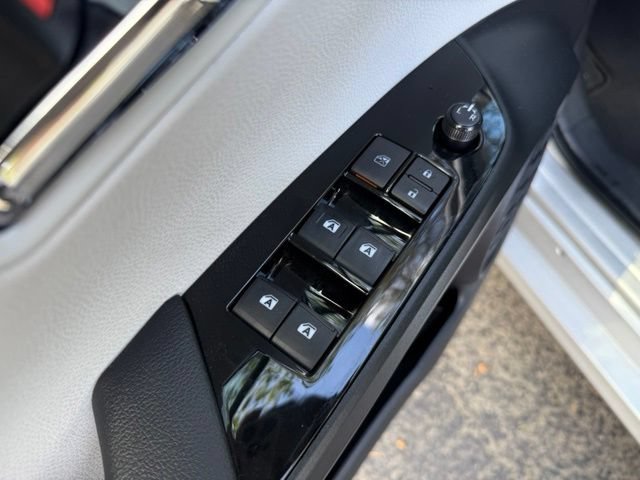 Used 2017 Toyota Prius Two FWD image 11