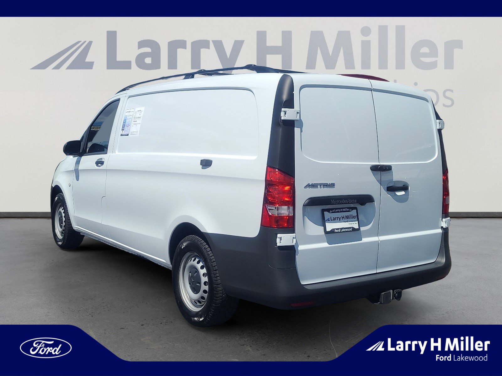 Used 2023 Mercedes-Benz Metris image 3