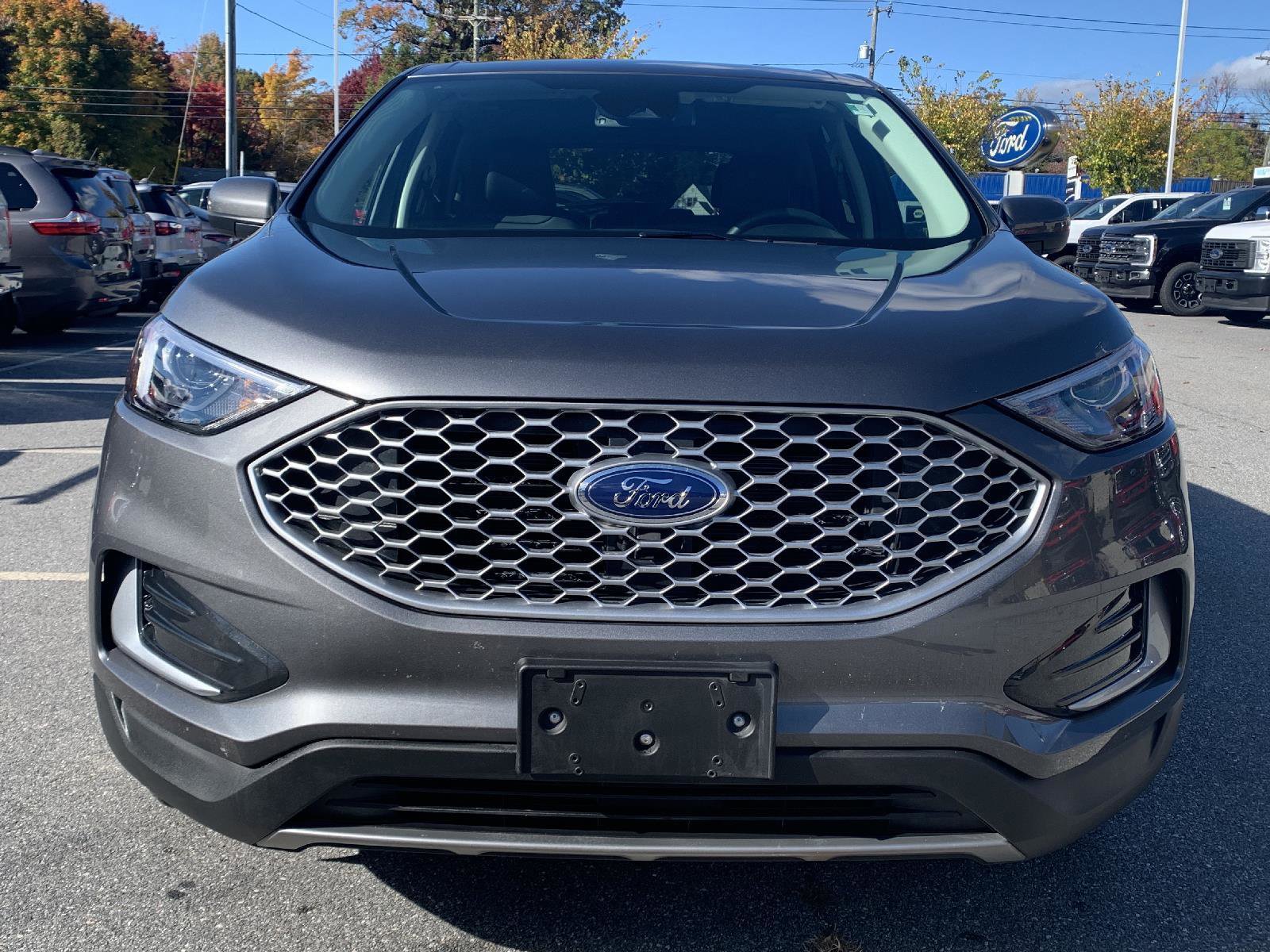 Used 2024 Ford Edge SEL AWD/4WD image 2