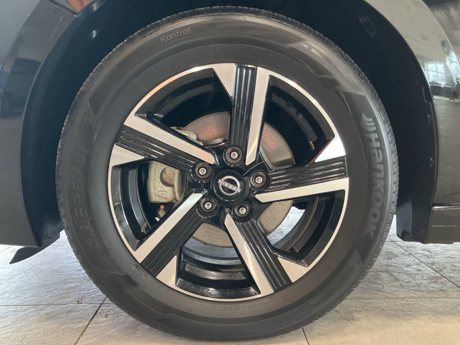 Used 2025 Nissan Sentra SV image 9