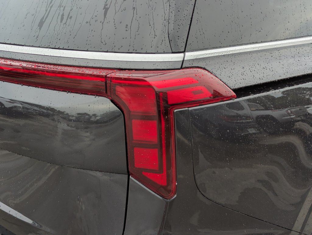 New 2026 Kia Carnival FWD image 11