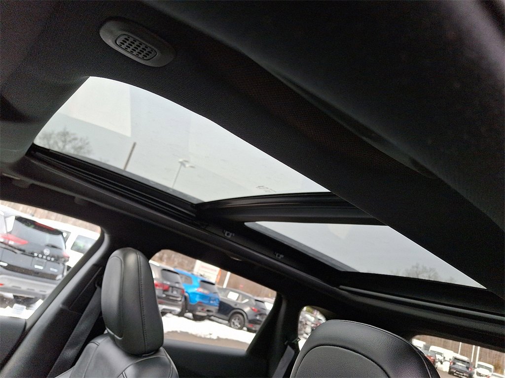 Used 2021 Jeep Cherokee Latitude Lux 80th Anniv w/ Quick Order Package 26U 80TH image 14