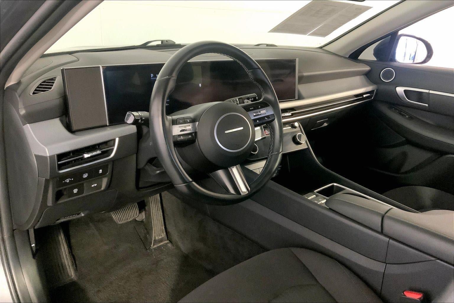 Used 2025 Hyundai Sonata SEL FWD image 14