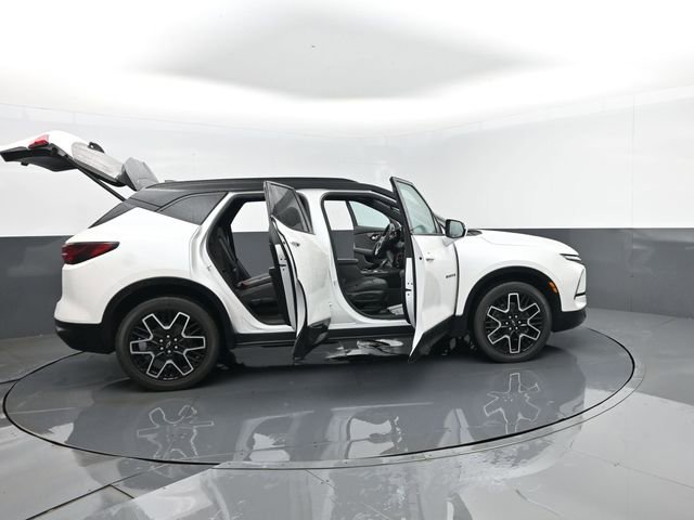 Used 2023 Chevrolet Blazer RS AWD/4WD image 31