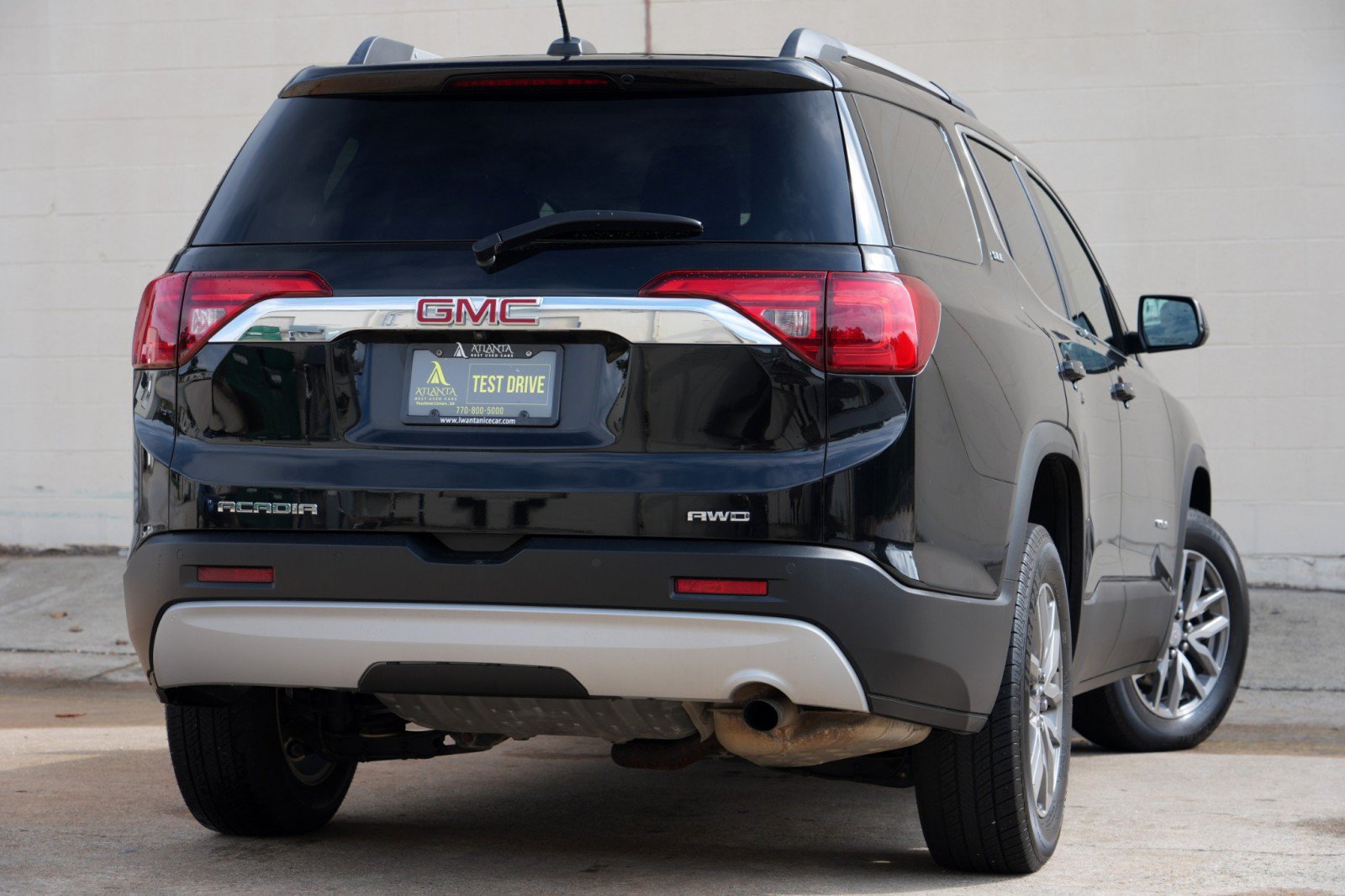 Used 2018 GMC Acadia SLE w/ Driver Alert Package I AWD/4WD image 4