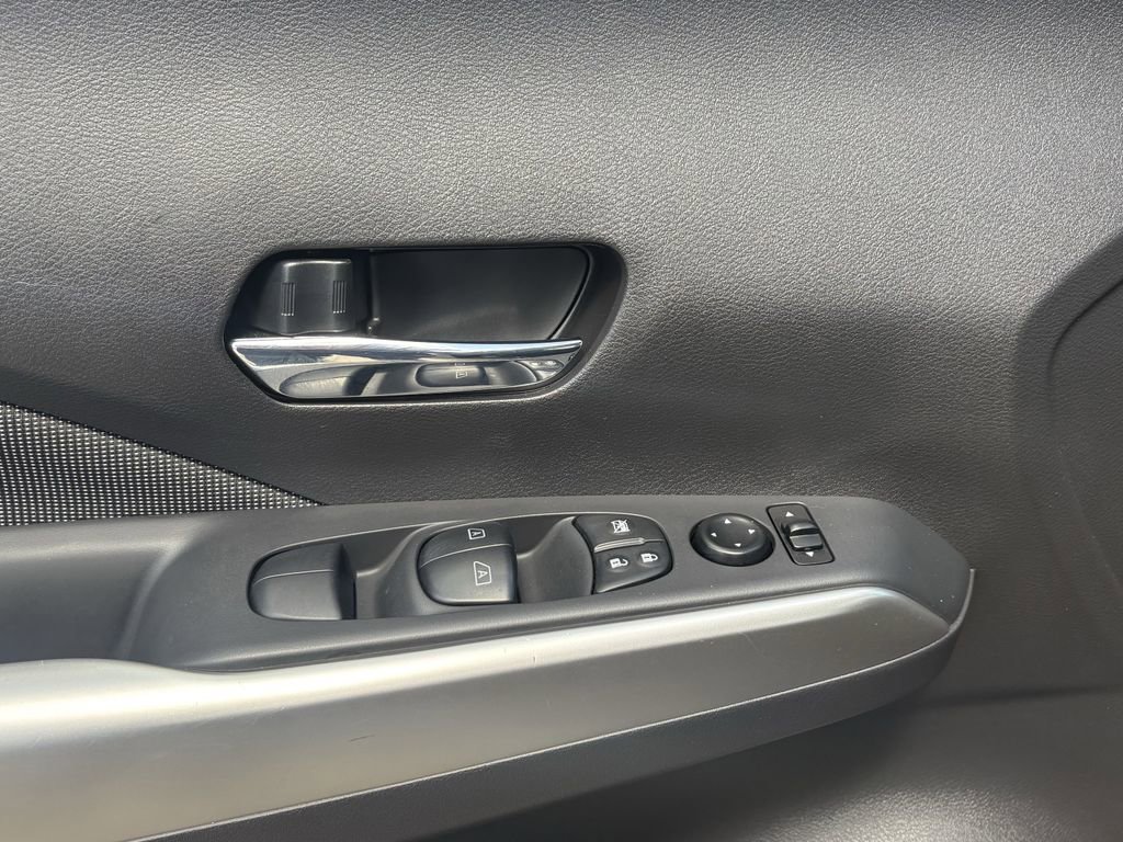 Used 2020 Nissan Kicks SV image 11