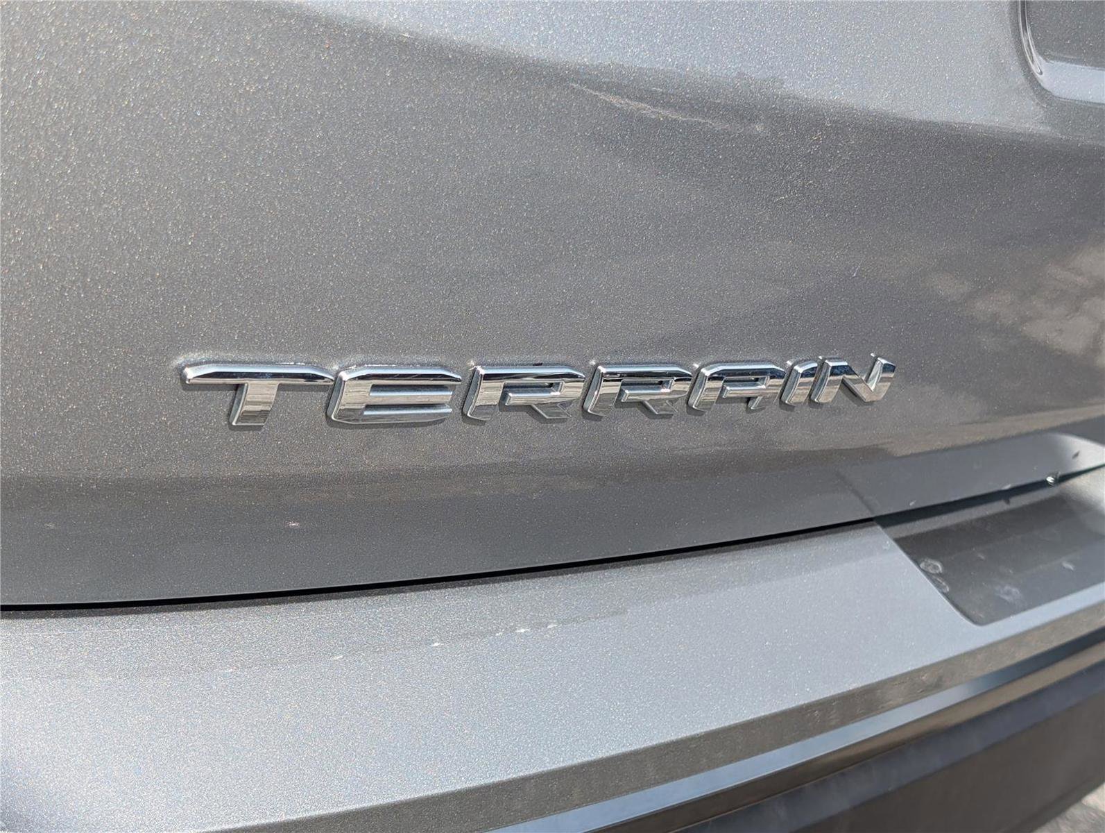 Used 2024 GMC Terrain AT4 image 9