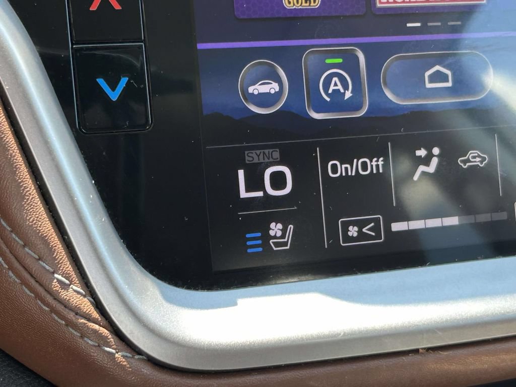 Used 2020 Subaru Outback Touring w/ Popular Package #2 AWD/4WD image 18