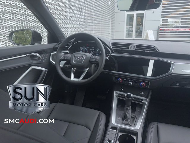 New 2025 Audi Q3 2.0T Premium image 14