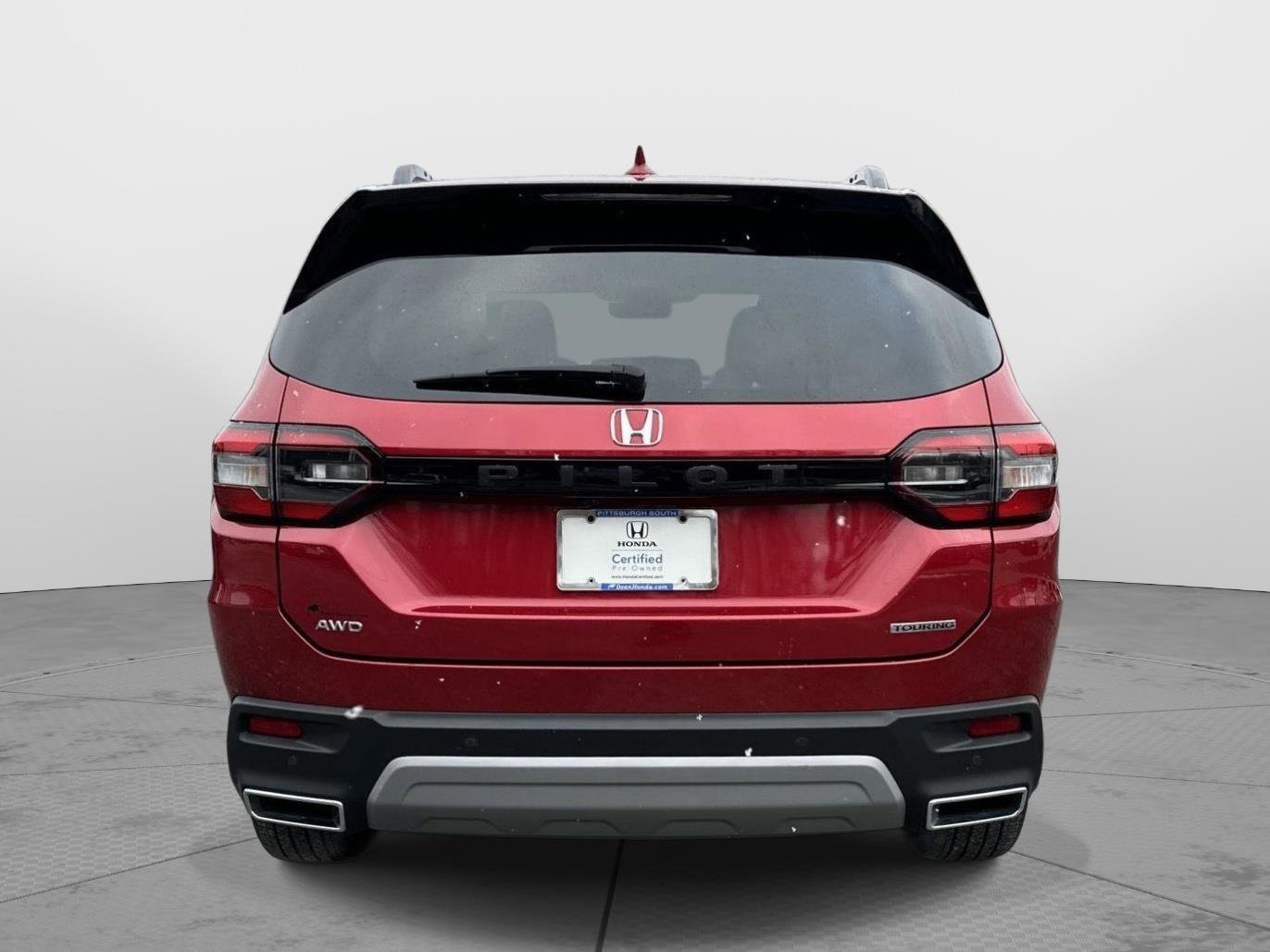 Certified 2025 Honda Pilot Touring image 4