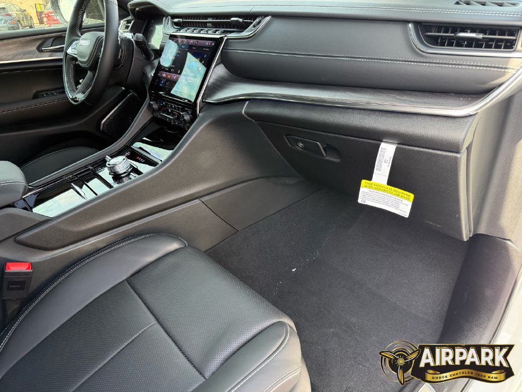 New 2025 Jeep Grand Cherokee Overland w/ Adv Protech Group III AWD/4WD image 27