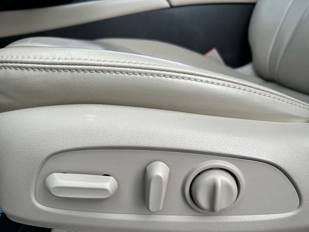 Used 2018 Buick Enclave Essence image 22