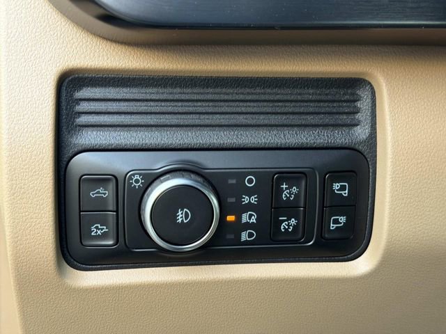 New 2026 Ford F250 Lariat w/ Black Appearance Package image 28