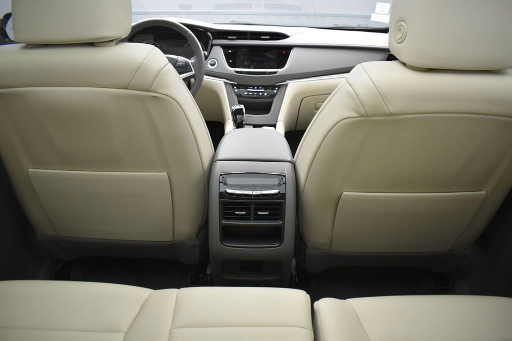 Used 2024 Cadillac XT5 Premium Luxury w/ LPO, Floor Liner Package AWD/4WD image 25